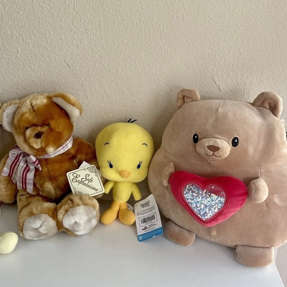 New: Looney Tunes Tweety Bird,Dan Dee Bear,Hug Bear Pillow Plush Stuffed Toys - Picture 1 of 12